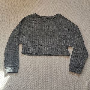 Cropped gray long sleeve shirt